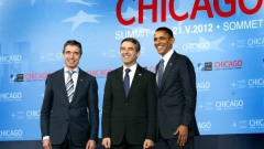 Ο Πρόεδρος της Δημοκρατίας, Ρόσεν Πλέβνελιεφ, με τον Γενικό Γραμματέα του ΝΑΤΟ, Άντερς Φογκ Ράσμουσεν, και τον Πρόεδρο των ΗΠΑ, Μπαράκ Ομπάμα