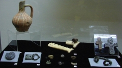 Ευρήματα, που ανακάλυψαν οι αρχαιολόγοι στο κάστρο Καστρίτσι και συμμετέχουν στην έκθεση 