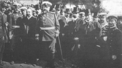 Ο πρίγκιπας (αργότερα βασιλιάς) Φερδινάνδος Α', ο πρωθυπουργός Αλεξάνταρ Μαλίνοφ (αριστερά), υπουργοί, διπλωμάτες και αξιωματικοί κατά την κήρυξη της ανεξαρτησίας.