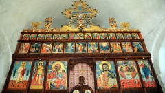Το εικονοστάσιο του μοναστηριού της Αγίας Τριάδας κοντά στο χωριό Ντιβότινο