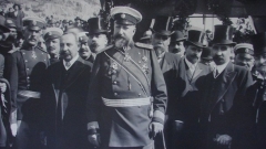 Ο βασιλιάς Φερδινάνδος με τους πολιτικούς στο Βελίκο Τίρνοβο στις 22 Σεπτεμβρίου του 1908