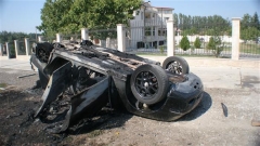 Οι αγανακτησμένοι κάτοικοι του χωριού Κατούντισα πυρπόλησαν αυτοκίνητο της οικογένειας του Κίριλ Ράσκοφ
