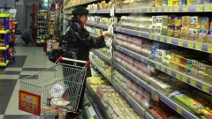 Όλο και λιγότερα προϊόντα βάζουν στο καρότσι τους οι Βούλγαροι καταναλωτές