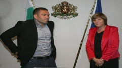 The boxer with Minister of Sports and Youth Mariana Georgieva