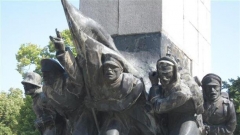 Monumento al 3er Regimiento de Infantería de Bdinsk en la Plaza Mayor de Vidin