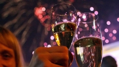 Levons les verres à la santé et à la Nouvelle Année! 