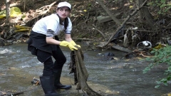 Des volontaires nettoient parfois les rivières de Sofia  
