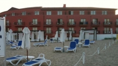 Pamje nga plazhi i një hoteli në Sllënçev Brjag