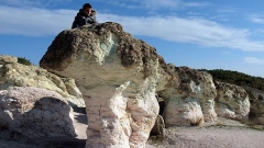 Богати находища на зеолит има в района на Кърджали. Каменните гъби (на снимката) са зеолитови образования