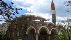 В центъра на София мирно съжителстват храмове на различни религии