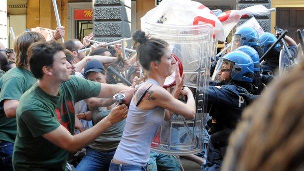 Сблъсъци между полицията и демонстранти избухнаха на протест срещу зелените
