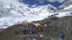 масив планина връх Манаслу в Непал