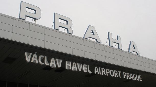 От Прага излетя първия самолет с изгонени от Чехия руски