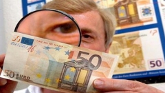 евро банкноти;
