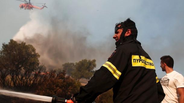 Над 50 пожара избухнаха днес в различни части на Гърция