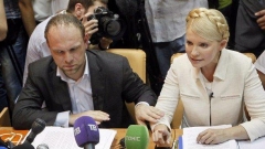 Сергей Власенко и Юлия Тимошенко в съдебната зала.