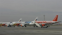 На международните ни летища засега има гориво за самолетите, в очакване са ЛУКОЙЛ Авиейшън да изпълнява договорите си с тях.