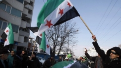 Сирийски граждани протестират пред посолството на Сирия в София
