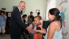 Министър Тотю Младенов на посещение в село Балван