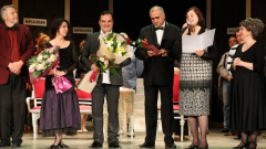 Ръководството на СБМТД награди Юли Дамянов по време на премиерата на 