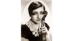                                             Цигуларката Недялка Симеонова през 1933 г.