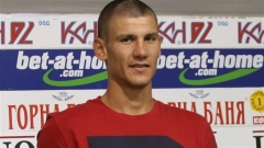Георги Божилов (на снимката) ще гребе в полуфиналите на скиф