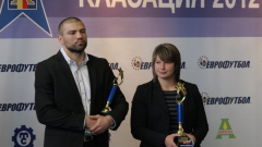 Станка Златева и Тервел Пулев позираха с наградите си от спортен клуб 