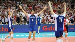 Поляците се класираха за полуфиналите на Световната лига за радост на 12 000 по трибуните в зала 