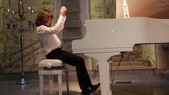 Николай изпълнява „Музикален момент” от Рахманинов на конкурса през юни 2013 г. в Милано (Специална награда на журито).