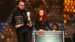 Павел Веснаков (вляво) – миналогодишният носител на наградата за късометражно кино JAMESON
