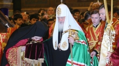 Патриархът на Москва и цяла Русия Кирил по време на божествената света литургия в храм-паметника 