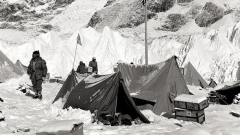 Моменти от експедицията през 1953 г.