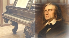 Пианото и портрет на композитора, които се намират в музея на Ференц Лист, Будапеща.