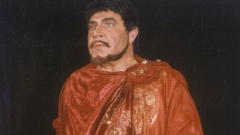 Стоян Попов в ролята на Ецио в операта „Атила”.
