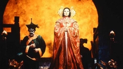 Ева Мартон е най-често идентифицирана с ролята на ледената китайска принцеса Турандот от едноименната опера на Джакомо Пучини (Вашингтон, 1993 г.)