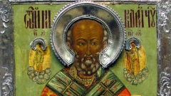 Свети Николай Мирликийски Чудотворец, или Свети Никола, е един от най-почитаните от българския народ светци, за извършваните от него чудеса са създадени множество предания и легенди. 