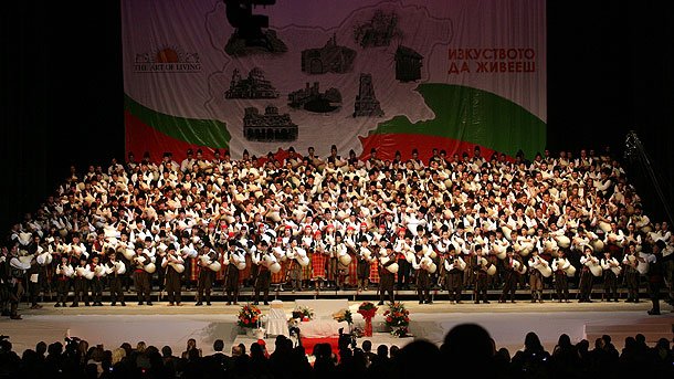 България влезе в рекордите на Гинес с концерт на 333 каба гайди - Общество