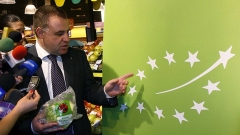 Ministri i bujqësisë Mirosllav Najdenov paraqiti shenjen e re të produkteve bio në BE.