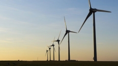 Energjia elektrike prodhuar nga parqet e erës dhe të diellit është me çmime më të larta