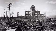 Më 6 gusht, 1945 qyteti japonez Hiroshima u shkatërrua nga bomba atomike e hedhur nga bombarduesi amerikan B-29.