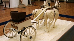 Restaurimi bashkëkohor i karrocës së bukur antike