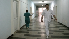 Tendenca për emigrimin e mjekëve të rinj do të çojë në deficit serioz të specialistëve në spitalet bullgare.