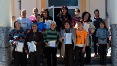 Gjyshet në Patalenica morën diploma për kursin e mbaruar kompjuterik