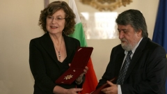 Adela Peeva u dekorua me çmimin “Shekulli i artë” nga ministri i kulturës, z. Vezhdi Rashidov