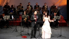 Mik i posaçëm në koncertin festiv ishte këngëtari i njohur i xhazit Vasill Petrov.