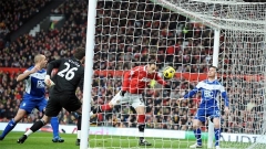 Dimitır Berbatov'un oynadığı Manchester United takımının 5:0'lık galibiyeti ile sonuçlanan Birmingham takımına karşı maçında attığı toplam üç golden birincisi.