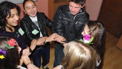        На Игнажден ученици и учители от видинското село Ново село посрещнаха в СОУ 