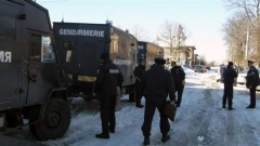        Шест екипа от по трима жандармеристи, подсилени със служители на Областната дирекция на МВР във Враца, ще охраняват села в общините Козлодуй, Борован, Бяла Слатина и Роман.