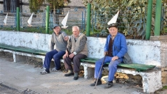   Дафин Миков, Цоко Нинов и Койчо Койчев (от ляво на дясно)- трима старейшини от Шишенци.