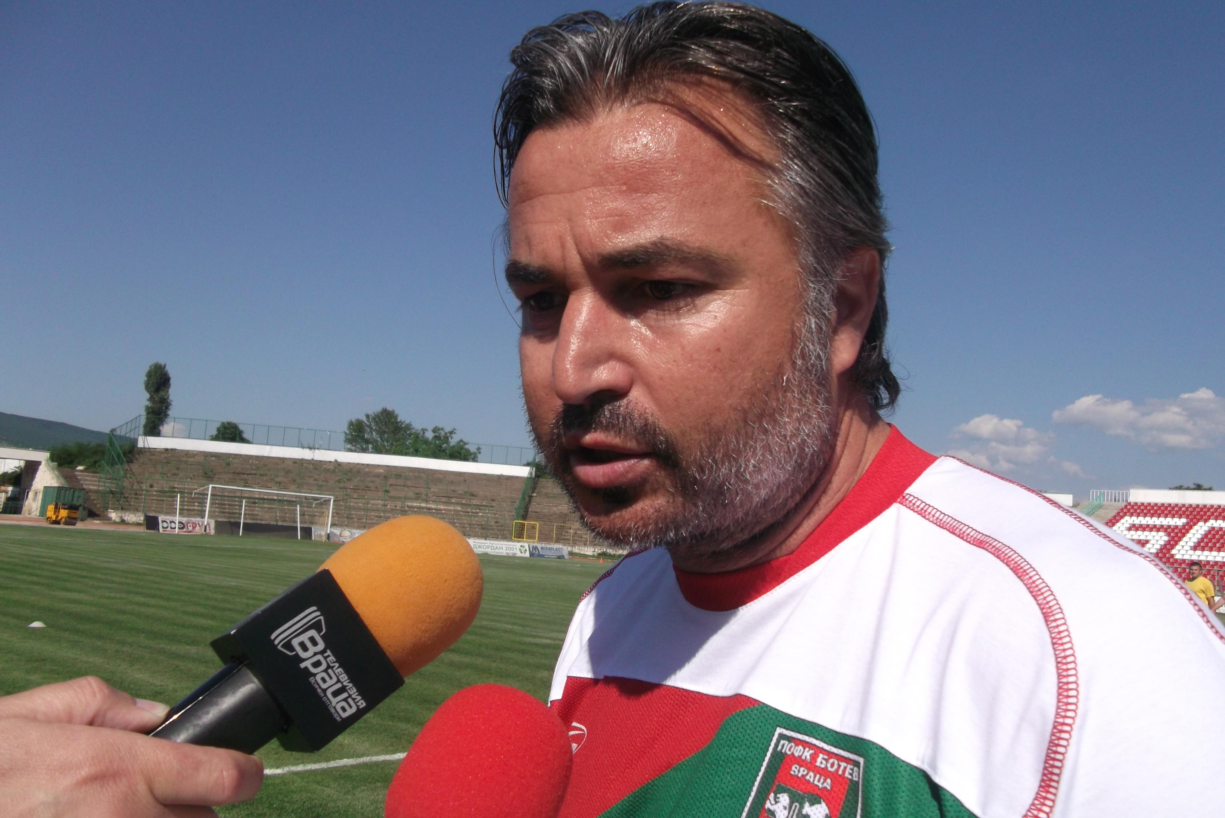 Националният селекционер Ясен Петров заяви че отива в Италия за
